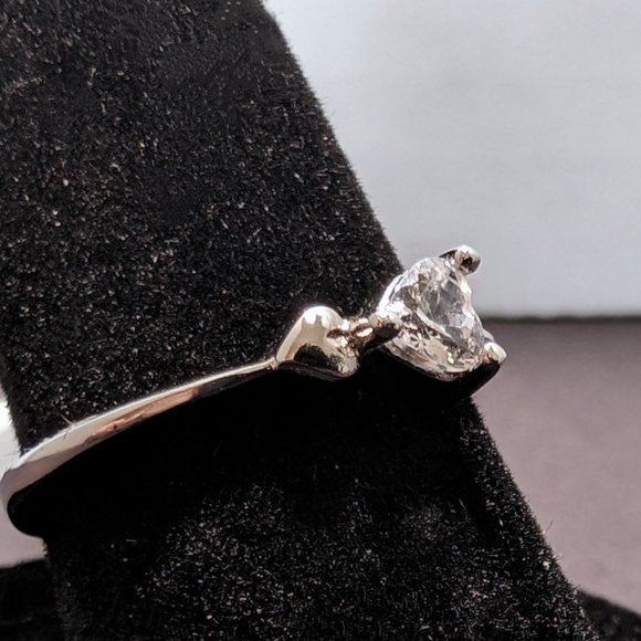 Petite Heart Shaped.925 Sterling Silver & Heart Shaped Cubic Zirconia Ring! - Picture 3 of 5